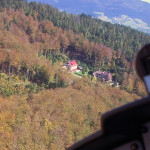 Foto - nalot na ośrodek rekolekcyjno- letniskowy na Śnieżnicy