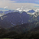 9. Giewont. W tle charakterystyczny "pazur" kształtu słowackiego Krywania (ZS)